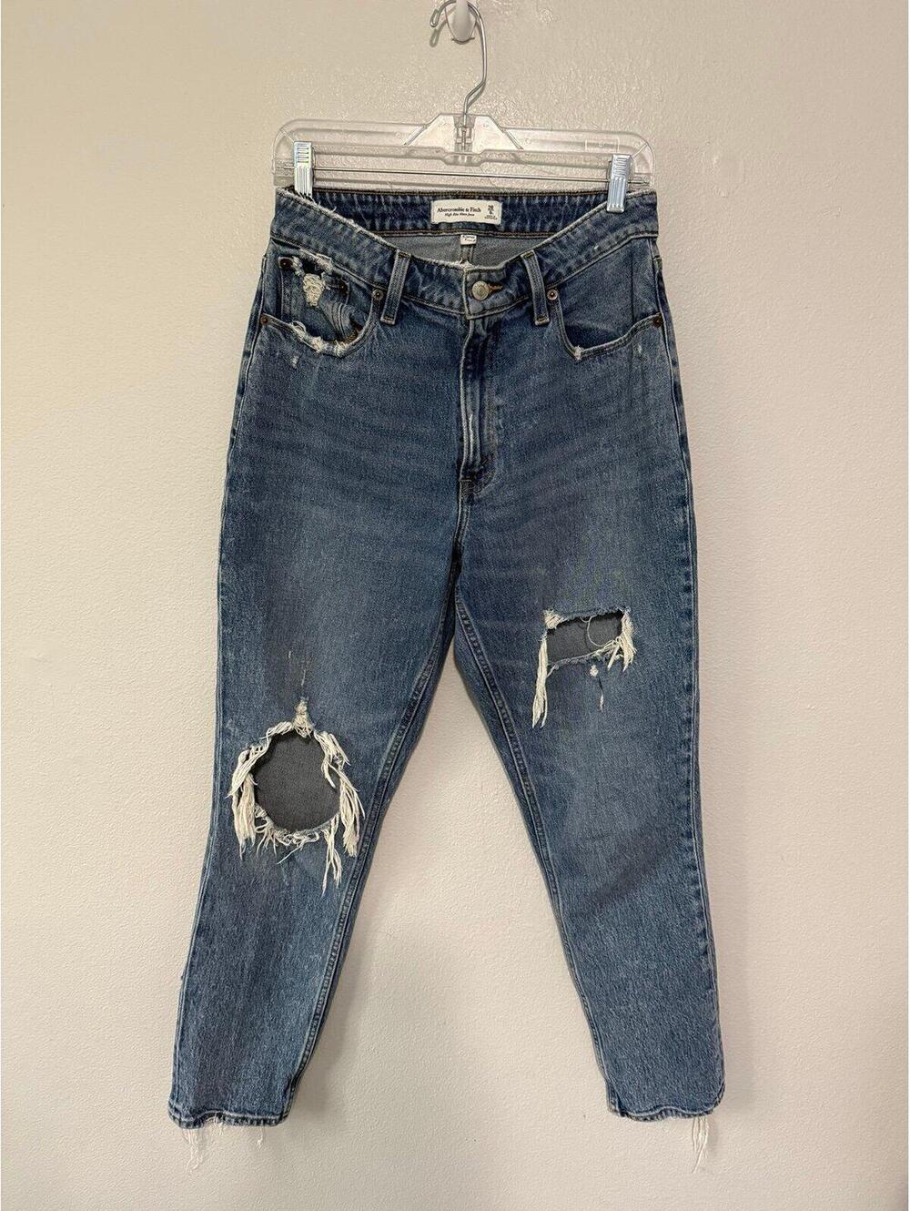 Abercrombie & Fitch curve love jeans high rise mom jeans size 28 or 6 Long